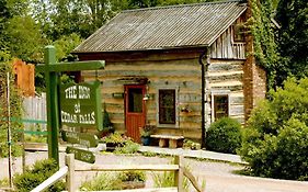 The Inn And Spa at Cedar Falls